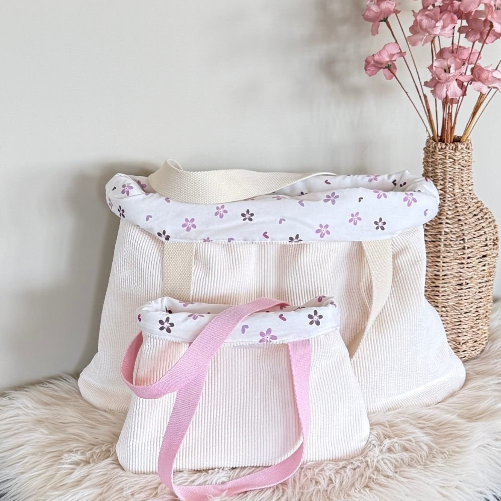 Witte ribcord XL shopper met paarse bloemenprint voering reversible duo ByDine