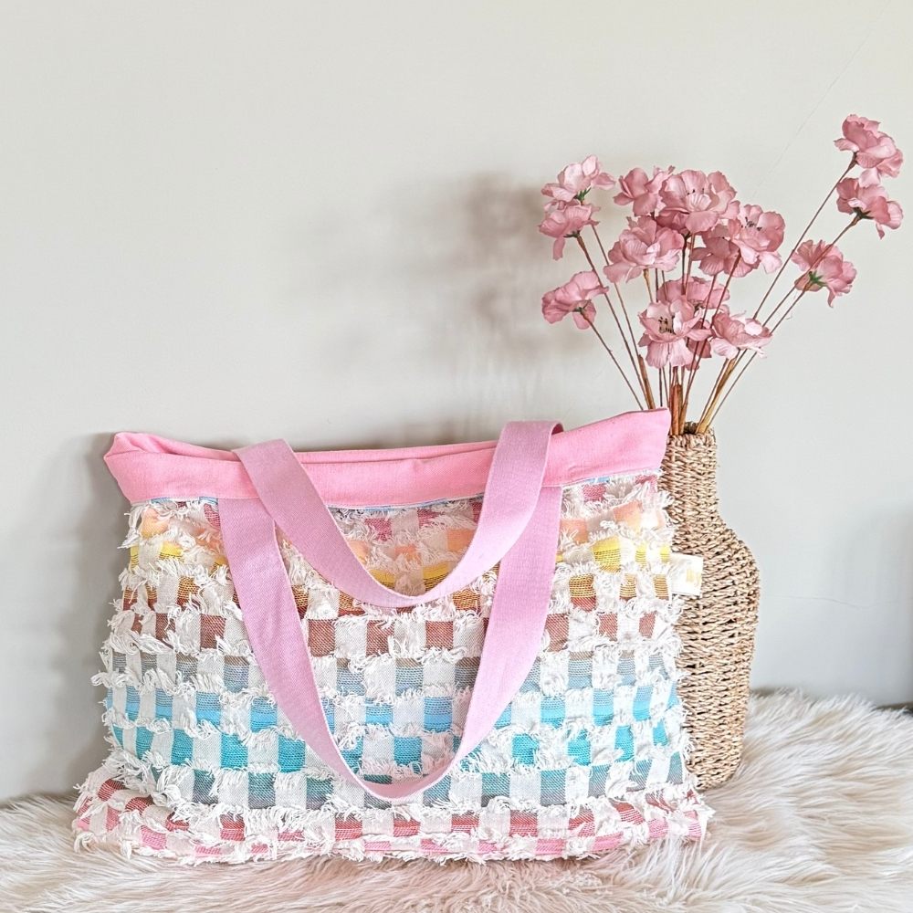 Boho katoenen XL shopper met een roze denim binnenkant en reversible te dragen handgemaakt ByDine