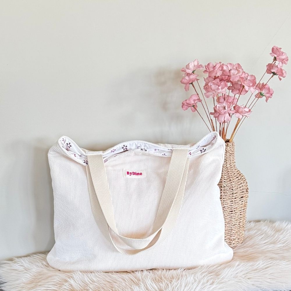 Witte ribcord shopper met paarse bloemenprint reversible in XL handgemaakt ByDine