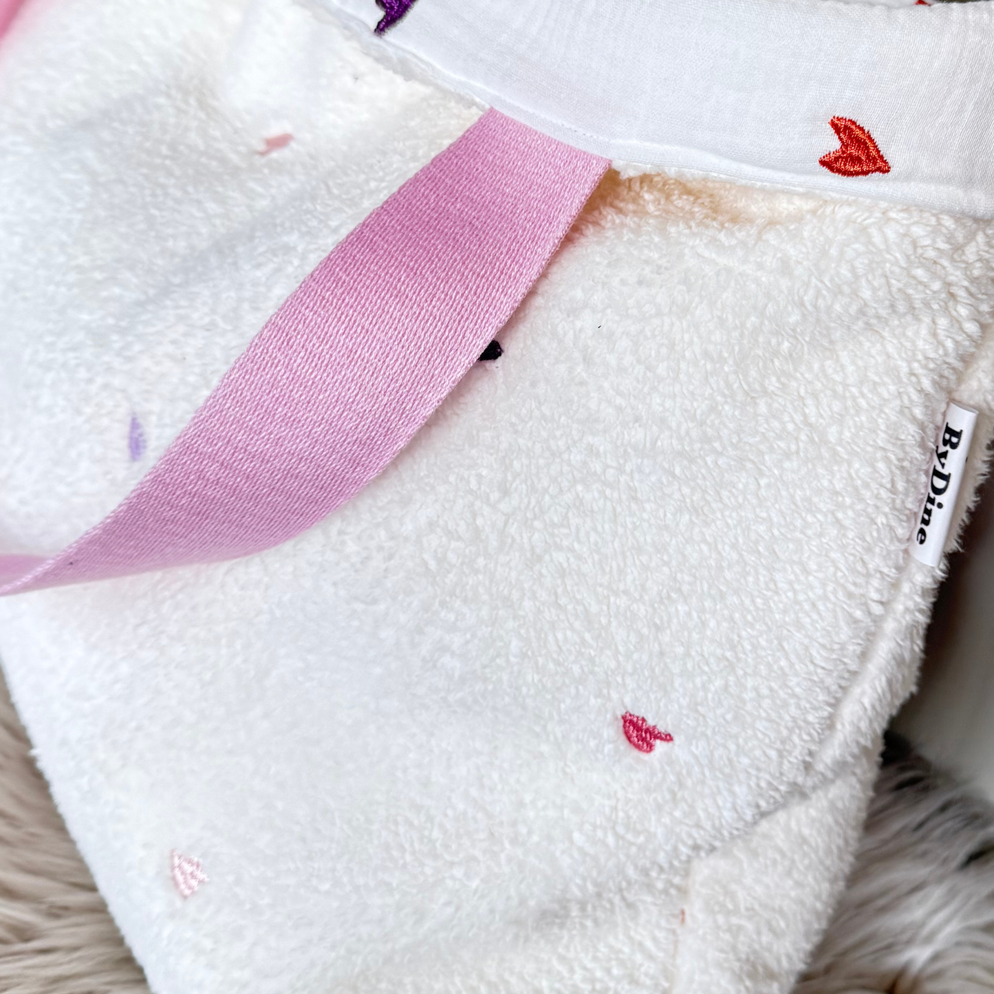 XL Shopper teddy stof met hartjes close up